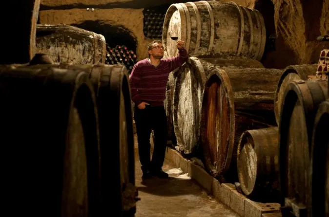 Besuch der Tuff-Höhle von Orvieto mit Wein- und Essensverkostung