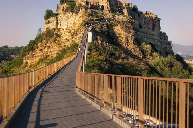 Tagesausflug Civita di Bagnoregio & Gärten der Villa Lante